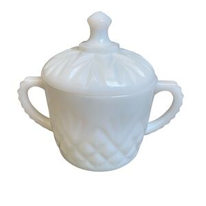Vtg Anchor Hocking Prescut Pineapple Sugar Bowl 2 Handles & Lid Milk Glass 5”